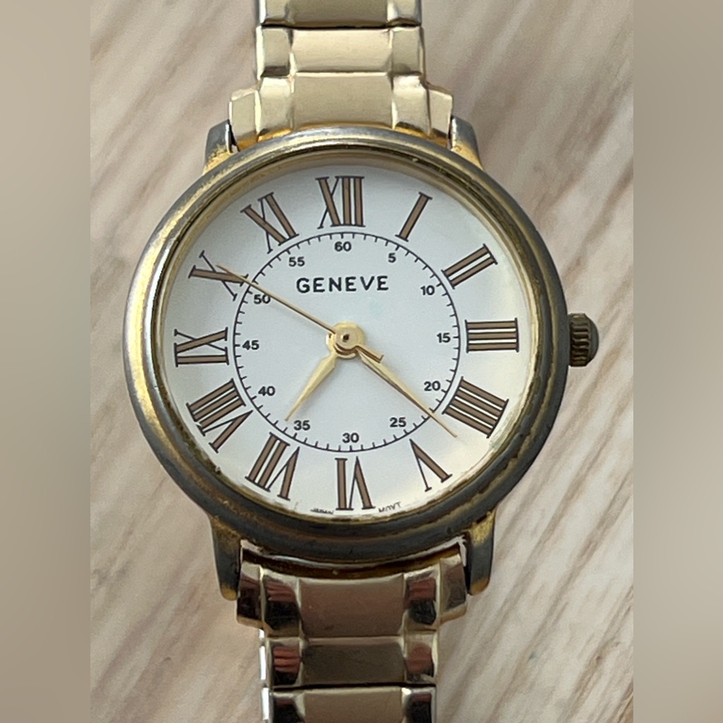 Geneve Rare Vintage Ladies Watch Round White Dial GoldTone Stretch Bracelet